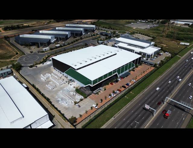 7,599M² WAREHOUSE TO LET IN LOUWLARDIA